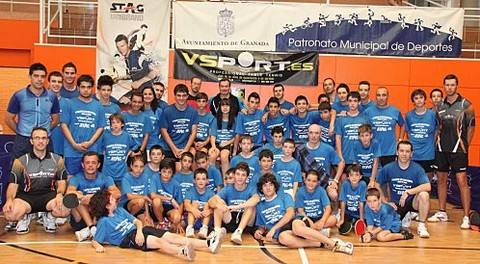 Participantes en el I Campus Internacional de Tenis de Mesa VSPORT Ciudad de Granada.