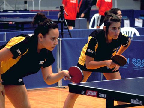 Patricia Fernández y Laura Ramírez en juego en Argentina.