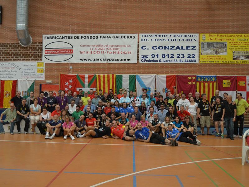 Foto de familia de la última edición celebrada en la localidad madrileña de El Álamo. (Foto: Joana Torres)