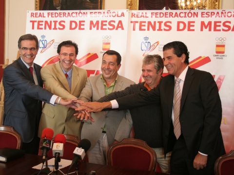 De izquierda a derecha: Jesús Pérez, Miguel Ángel Machado, Ricardo Millán, Rafael Rivero y Ramón Jiménez.