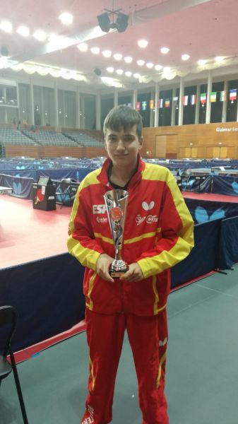Marc Gutiérrez, en el podio del ITTF Portugal Junior & Cadet Open 2018