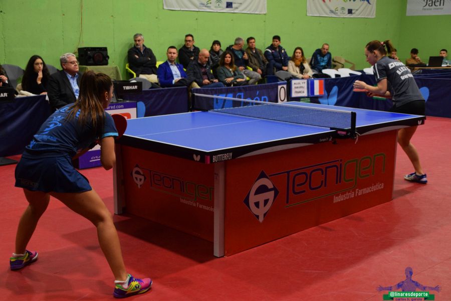 Roxana Istrate vs Galia Dvorak (Foto: Linares Deporte)