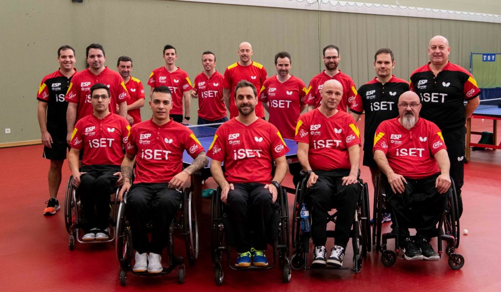 Equipo Paralímpico Español se reúne en la sala de tenis de mesa del CAR de San Cugat
