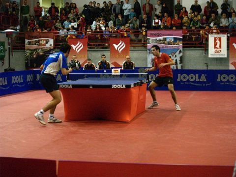 Un momento del partido entre Durán y Stoyanov en el partido de la primera vuelta en Priego de Córdoba.