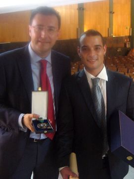 Machado junto a otro de los galardonados, el exgimnasta bicampeón olímpico Gervasio Deferr.