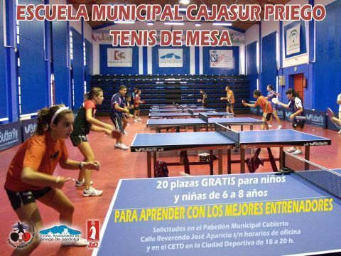 Cartel de la Escuela Municipal de Tenis de Mesa. 