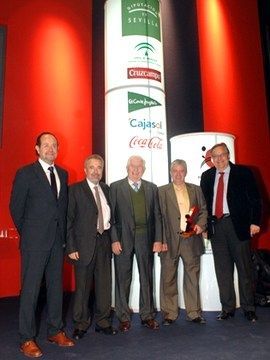 En la foto Rafael Rivero con algunos otros premiados en esta gala. (Foto: www.cafd.es)
