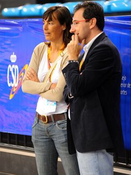 Marta Angulo junto a Miguel Ángel Machado en su visita al Spanish Open de Almería. (Foto: Pablo Rubio)