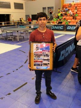 El homenajeado y ganador de la categoría Juvenil Ricardo “Ricky” Jiménez.