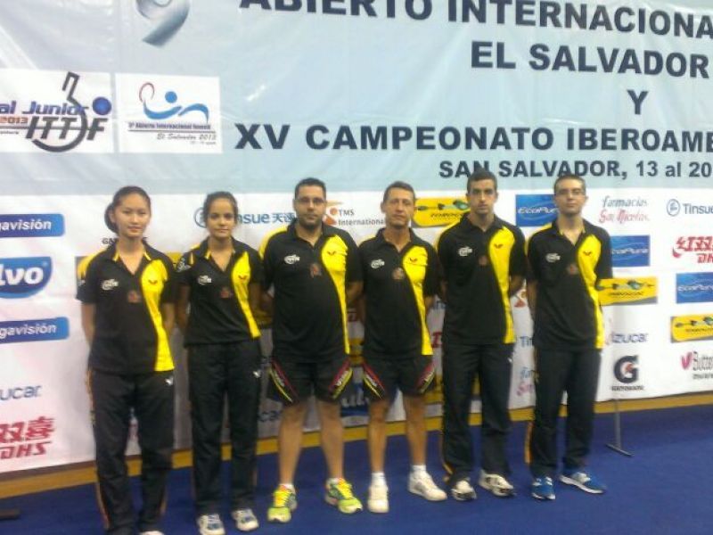 El equipo español en El Salvador.