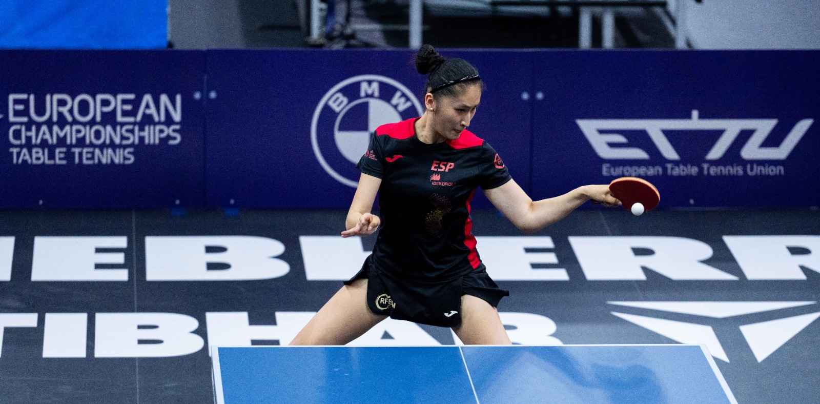 Sofía-Xuan Zhang disputando su partido individual en el Campeonato de Europa (Foto: Alvaro Diaz)